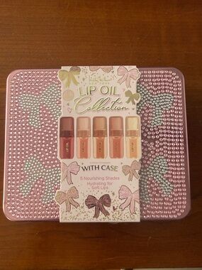 Lip Oil Collection 5-Pack with Case — Pink Nourishing Shades